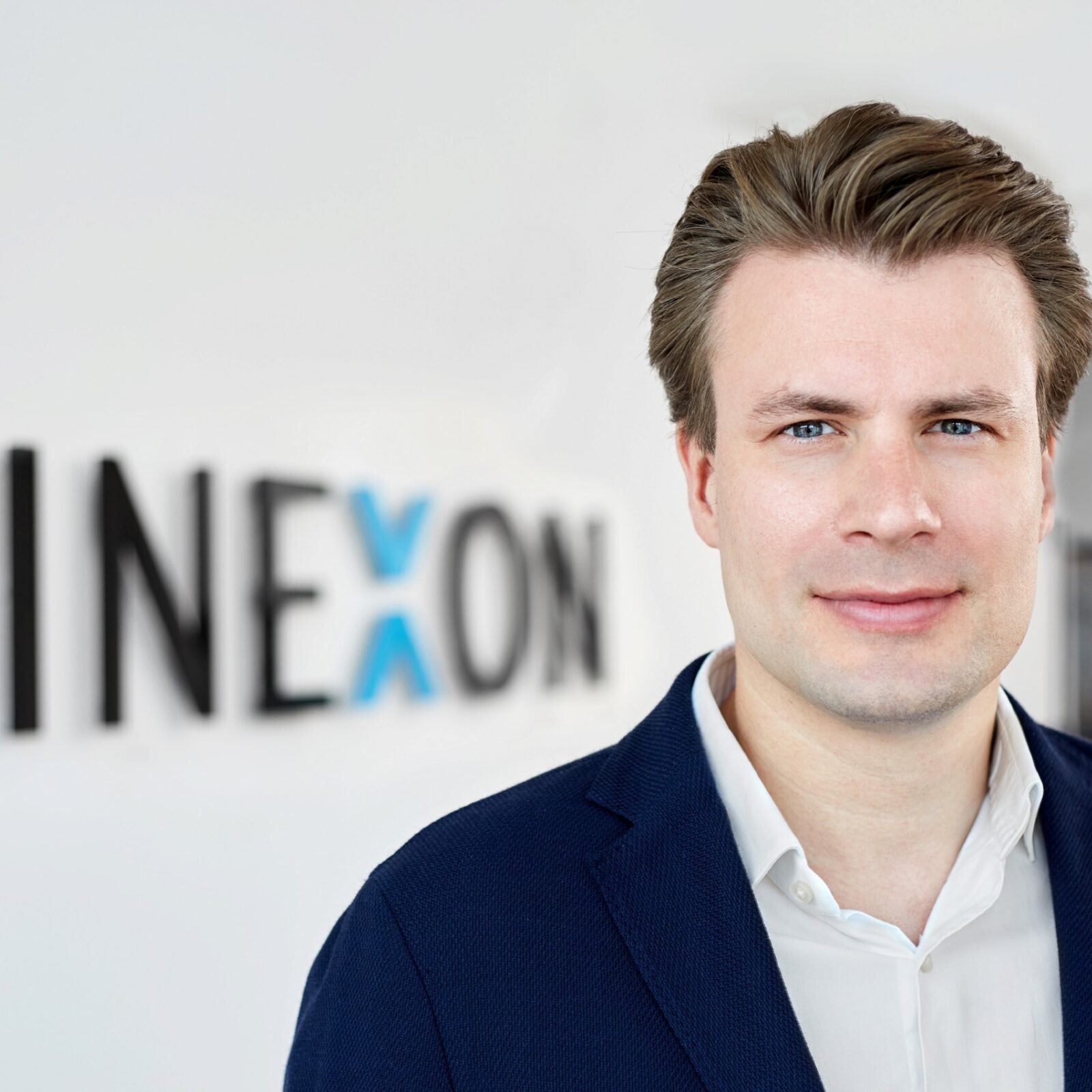 Dr. Alex Hüttenbrink is one of the co-founders of KINEXON Sports, which is the global leader in providing sports data and analytics to the NBA, NCAA, and European soccer, handball, and hockey leagues.